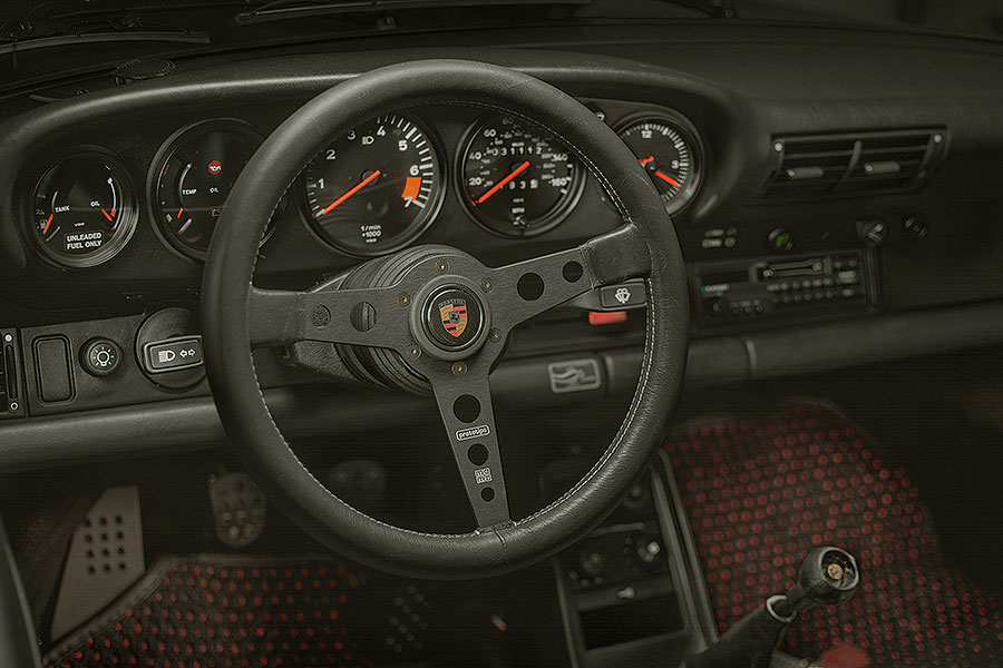 <p style='width:80%;margin:0px auto;'>In their day, classic air-cooled 911s ruled the streets. Shadow Drive enables these air-cooled legends to regain that status, even alongside modern cars.<br><a href='/advantages/' style='font-size:.75em;'>[ ADVANTAGES ]</a></p>
